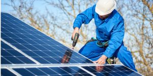 Installation Maintenance Panneaux Solaires Photovoltaïques à Saint-Caradec-Tregomel